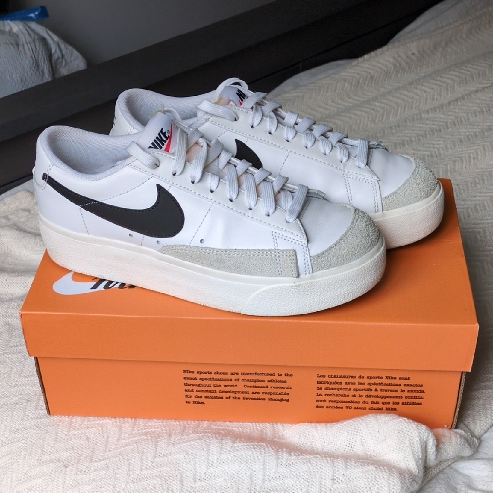 Nike Blazer Low Platform sz 8 Black/white